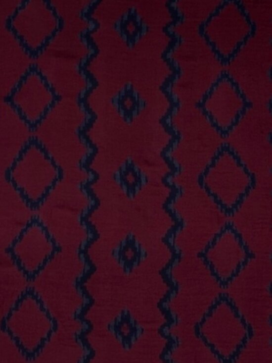 Aritzia Wilfred Diamond Mosaic 100% Wool Blanket Scarf Burgundy and Navy - Picture 4 of 11